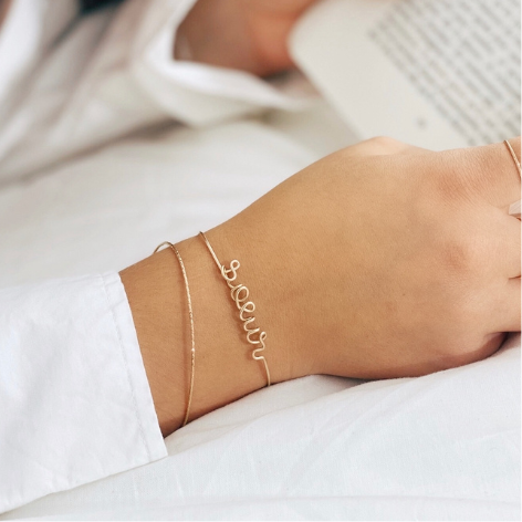 Le cadeau parfait pour ta sœur: un bijou personnalisé pour un lien éternel 🎁