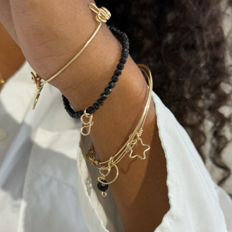 Bracelet élastique pierres, initiale